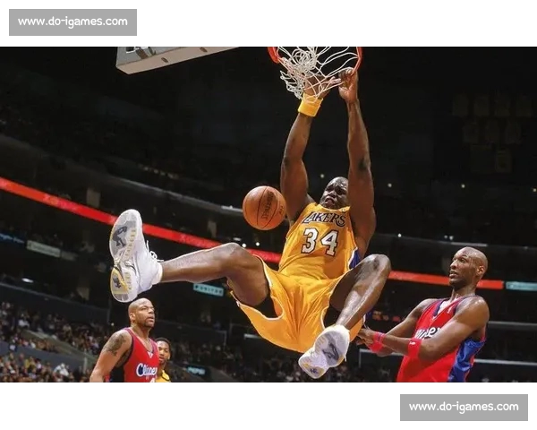 暴扣如雷！阿门・汤普森野球场碾压级统治力震撼全场