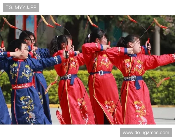 平地生花！90 后非遗传承人舞花棍，棍起瞬间绽放千年技艺